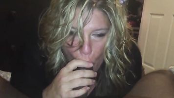 HOUSEWIFE sucking BBC