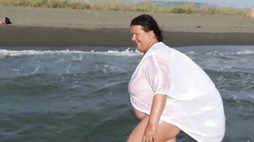 I Bathe with Shirt in the Stormy Sea 1